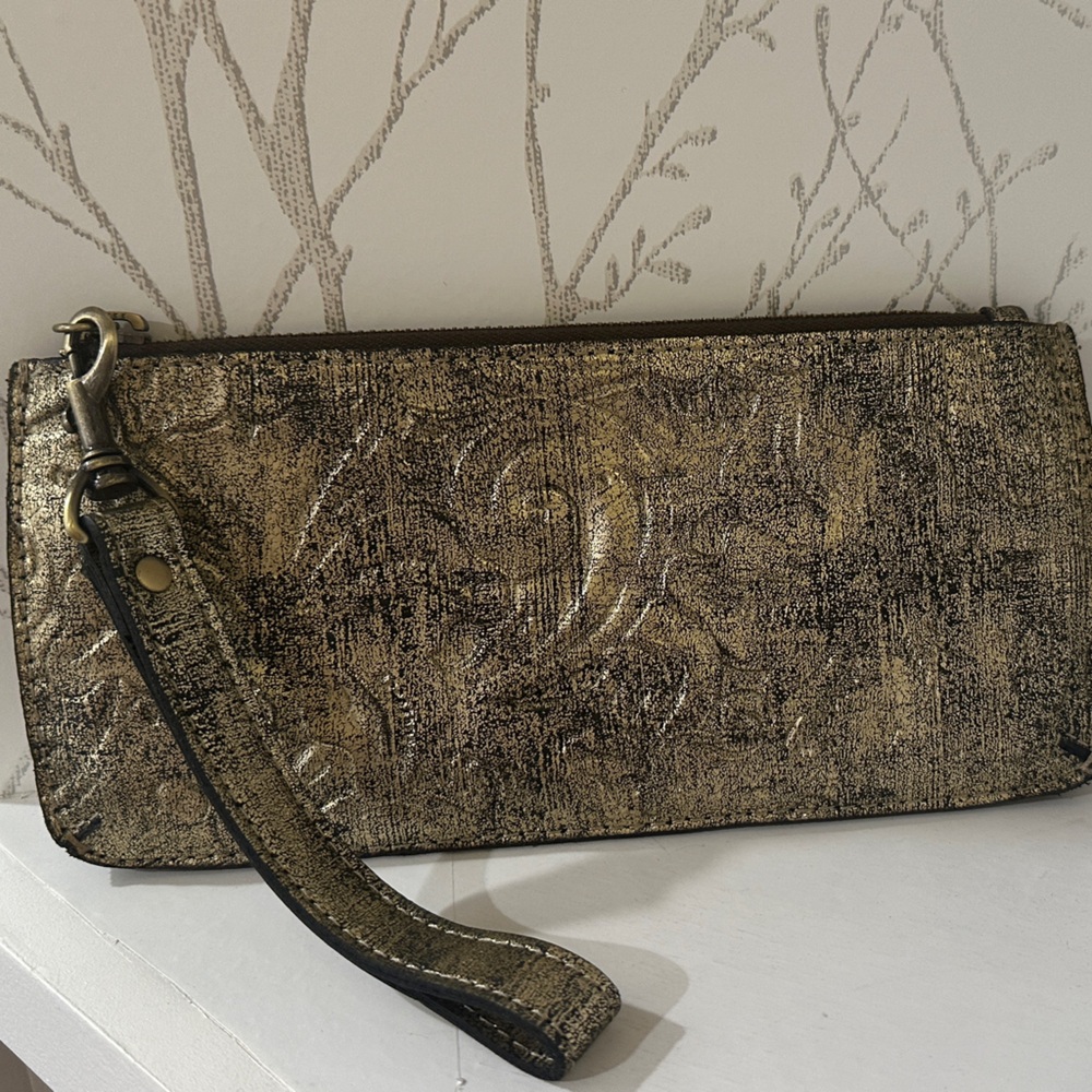 Patricia Nash Elegant Gold Wristlet Clutch